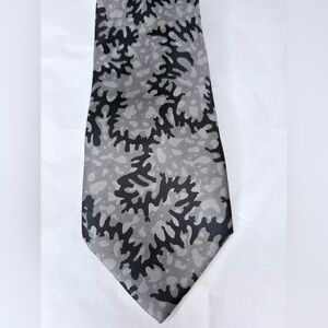 Giorgio Armani Black and Gray coral Patterned vintage silk Tie